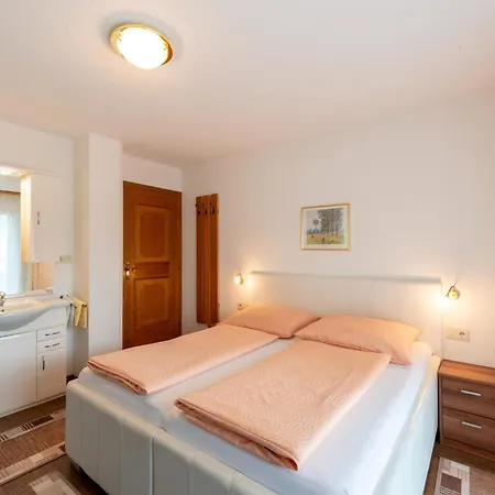 Apartamento Apartment In Fuegen Near Spieljochbahn, Cleaning Included *